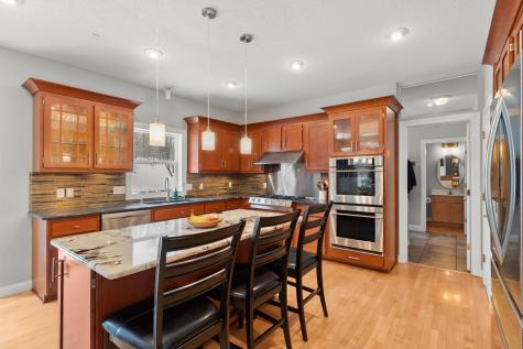 8048 Marsh Creek Alcove Woodbury MN 55125