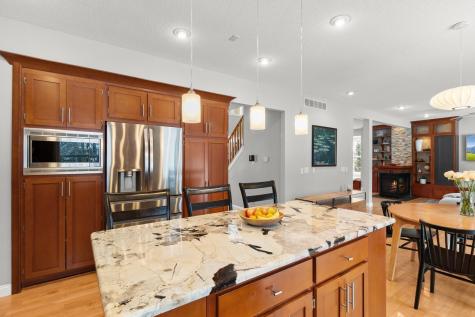 8048 Marsh Creek Alcove Woodbury MN 55125