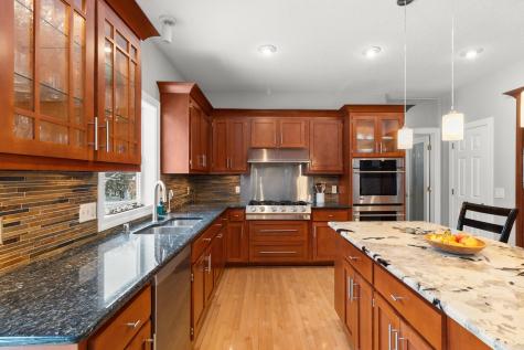 8048 Marsh Creek Alcove Woodbury MN 55125