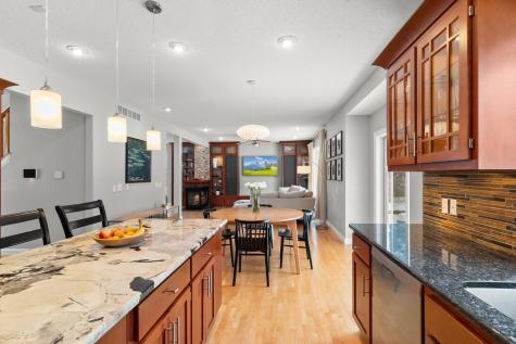 8048 Marsh Creek Alcove Woodbury MN 55125