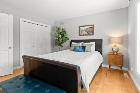 8048 Marsh Creek Alcove Woodbury MN 55125