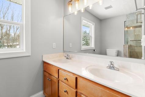 8048 Marsh Creek Alcove Woodbury MN 55125