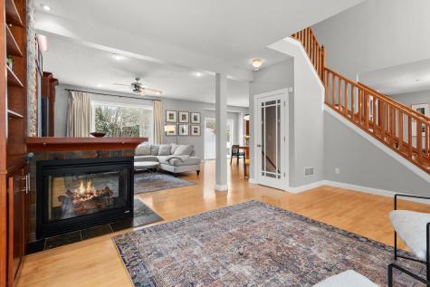 8048 Marsh Creek Alcove Woodbury MN 55125