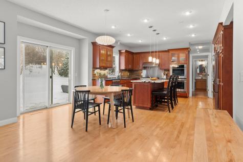 8048 Marsh Creek Alcove Woodbury MN 55125