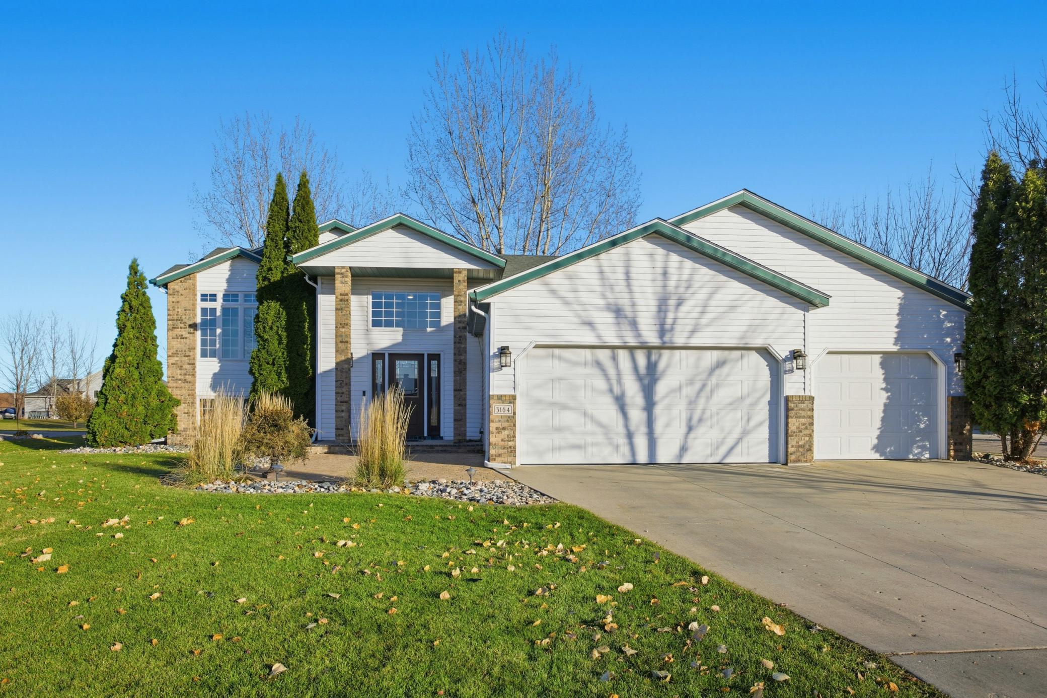 3164 11th Avenue S Moorhead MN 56560