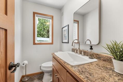 8125 Tierneys Woods Curve Bloomington MN 55438