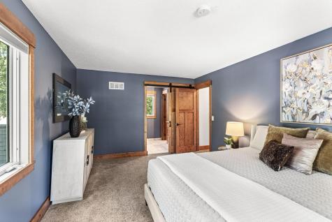 8125 Tierneys Woods Curve Bloomington MN 55438