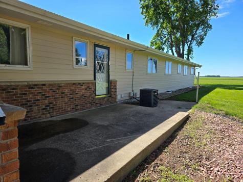 35996 391st Avenue Le Sueur MN 56058