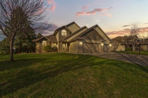 1526 Castle Drive North Mankato MN 56003