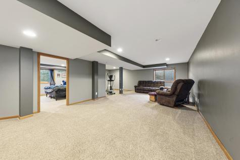 1526 Castle Drive North Mankato MN 56003