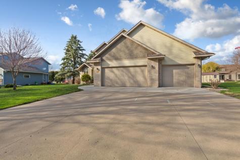 1526 Castle Drive North Mankato MN 56003
