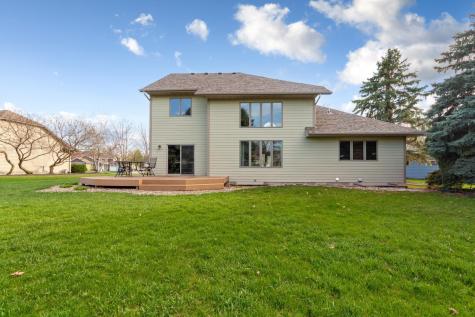 1526 Castle Drive North Mankato MN 56003