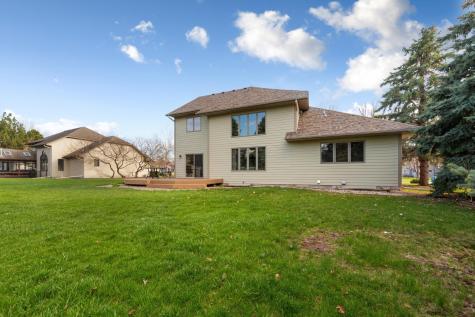 1526 Castle Drive North Mankato MN 56003