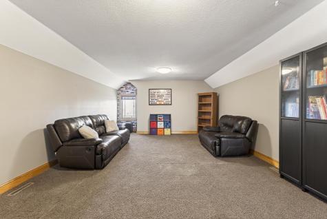 9951 Vagabond Court N Maple Grove MN 55311