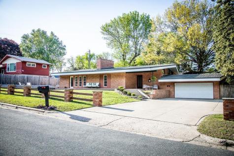 130 Fairlawn Avenue E Winsted MN 55395