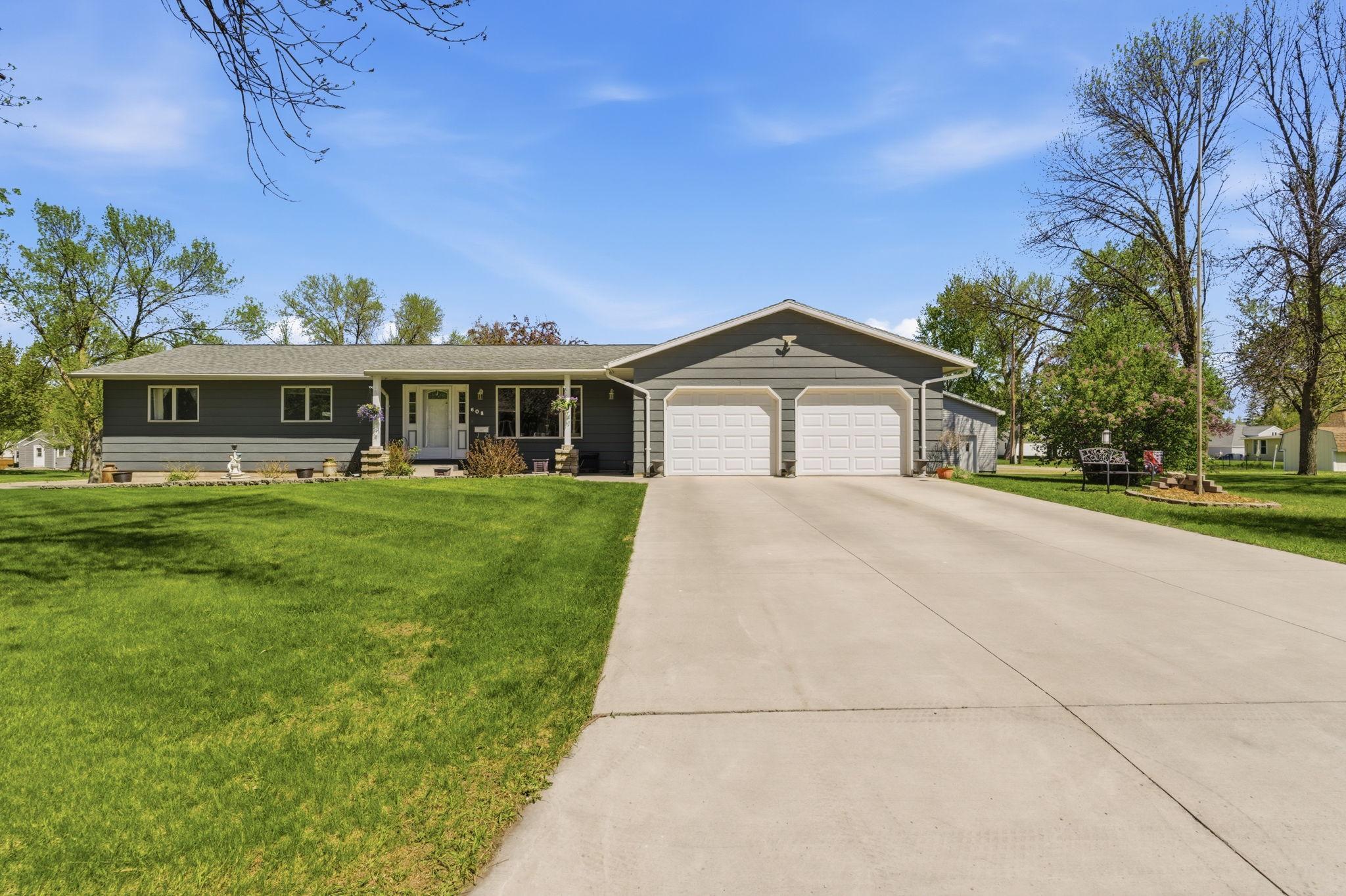 608 E Ash Avenue Olivia MN 56277