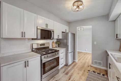 7556 Noble Avenue N Brooklyn Park MN 55443