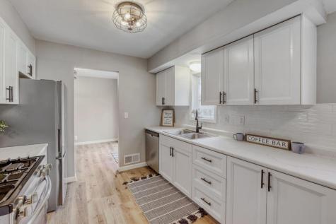 7556 Noble Avenue N Brooklyn Park MN 55443