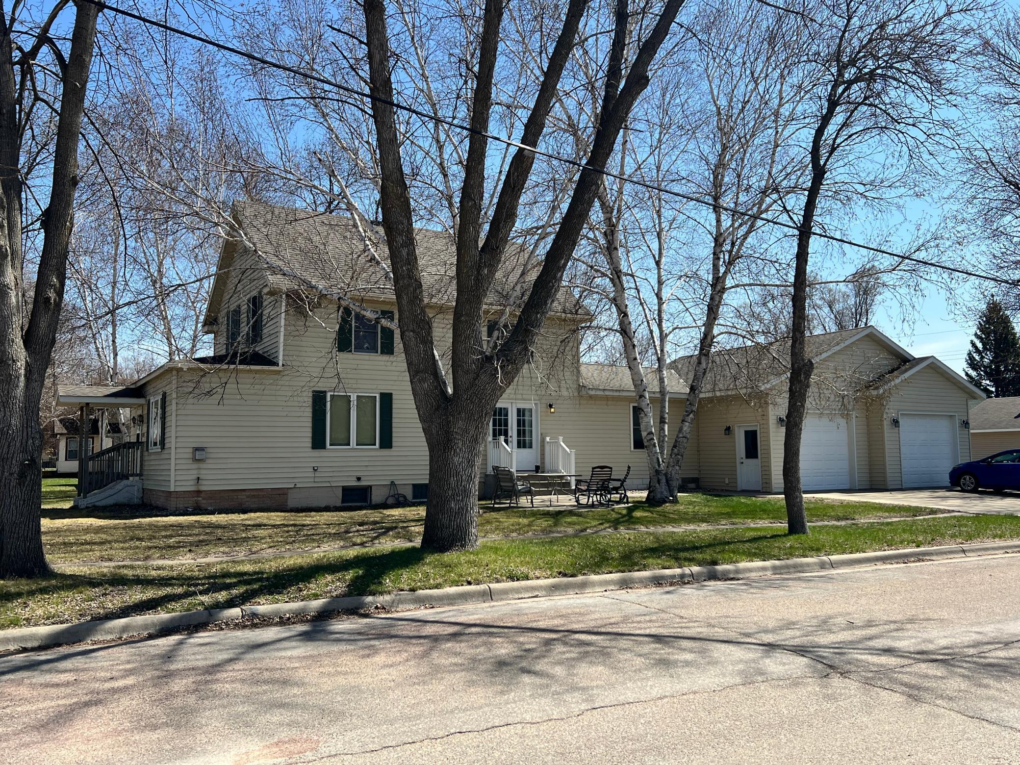 324 E Snelling Avenue Appleton MN 56208