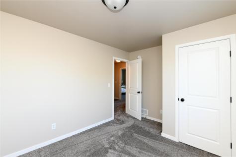 6805 Deer Creek Loop Horace ND 58047