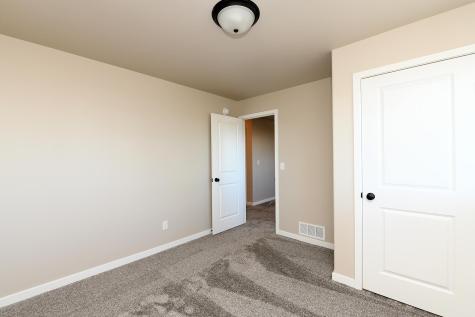 6805 Deer Creek Loop Horace ND 58047