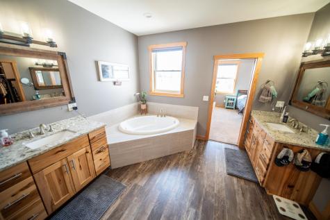 5892 Cambridge Hill Rd SE Rochester MN 55904