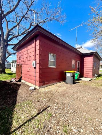 101 S 5th Street Le Sueur MN 56058