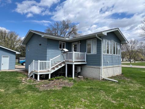 129 Nelson Street E Litchfield MN 55355