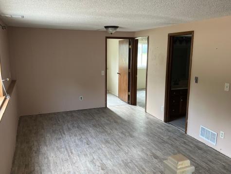 129 Nelson Street E Litchfield MN 55355