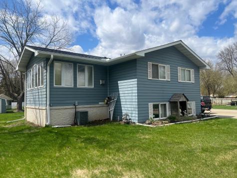 129 Nelson Street E Litchfield MN 55355