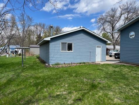 129 Nelson Street E Litchfield MN 55355