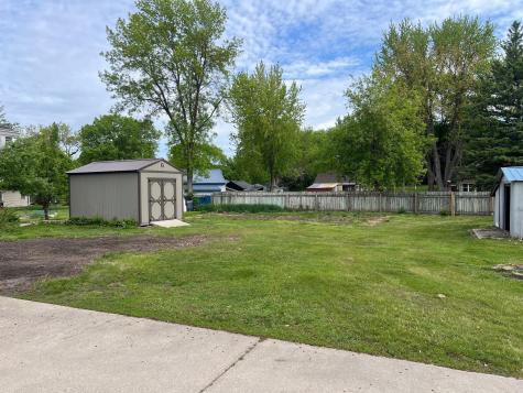 129 Nelson Street E Litchfield MN 55355