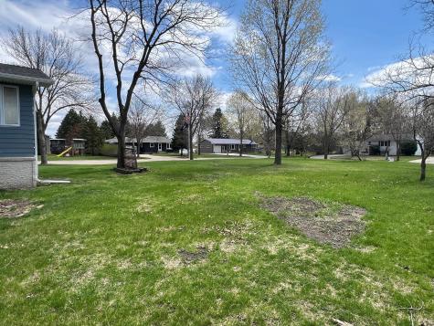 129 Nelson Street E Litchfield MN 55355