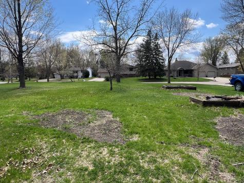 129 Nelson Street E Litchfield MN 55355