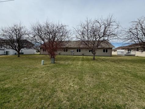 1718 12th Street N Wahpeton ND 58075