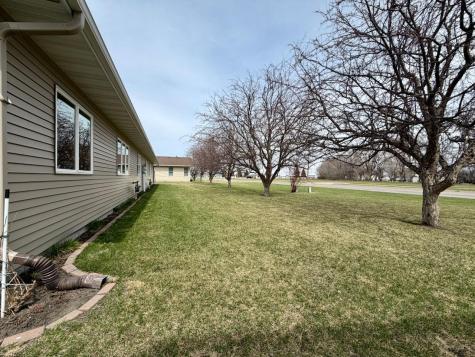 1718 12th Street N Wahpeton ND 58075