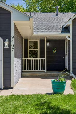 9407 Jasmine Avenue S Cottage Grove MN 55016