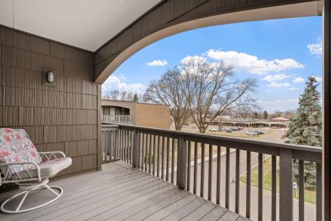 2800 Hamline Avenue N Roseville MN 55113