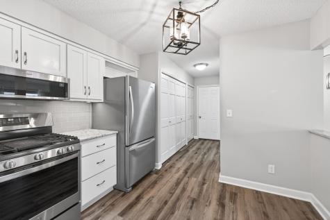 2810 Robinwood Way Woodbury MN 55125