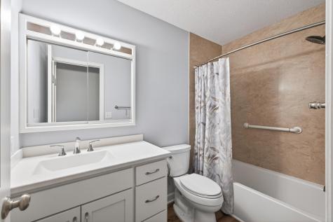 2810 Robinwood Way Woodbury MN 55125
