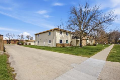 3255 16th Avenue S Fargo ND 58103