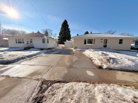 1819 6th Street S Moorhead MN 56560