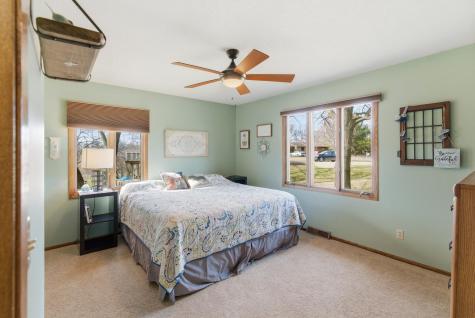 34782 Knollcrest Waseca MN 56093