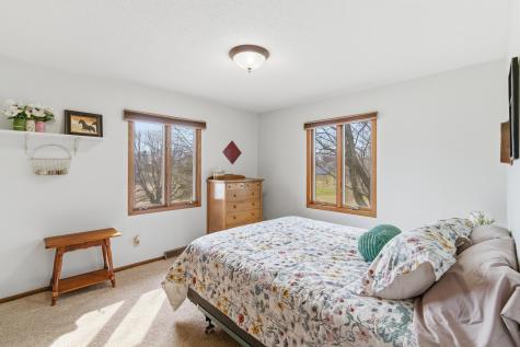 34782 Knollcrest Waseca MN 56093