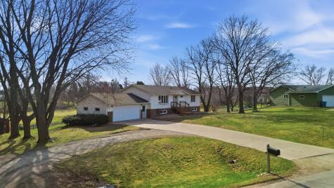 34782 Knollcrest Waseca MN 56093