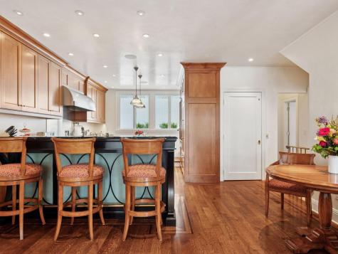 2683 E Lake Of The Isles Parkway Minneapolis MN 55408
