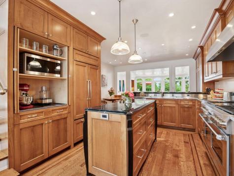 2683 E Lake Of The Isles Parkway Minneapolis MN 55408