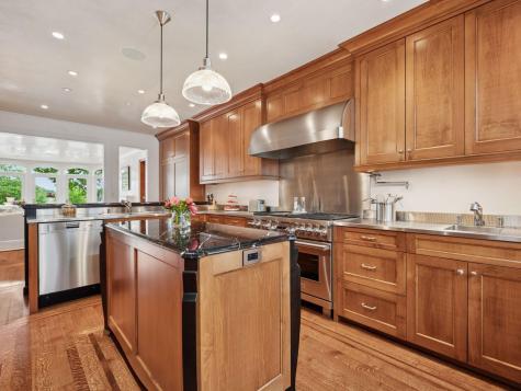 2683 E Lake Of The Isles Parkway Minneapolis MN 55408