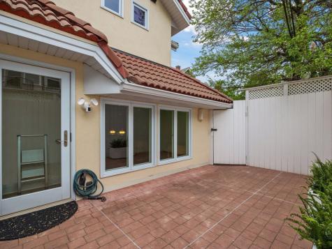 2683 E Lake Of The Isles Parkway Minneapolis MN 55408