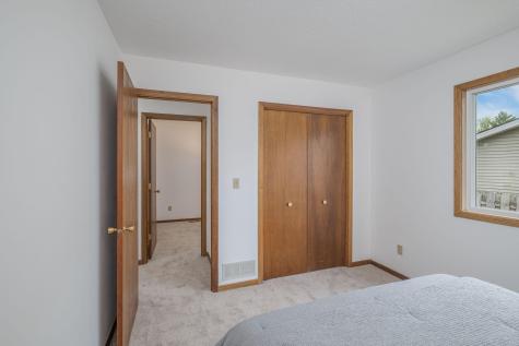 79 6 1/2 Street NW Elk River MN 55330